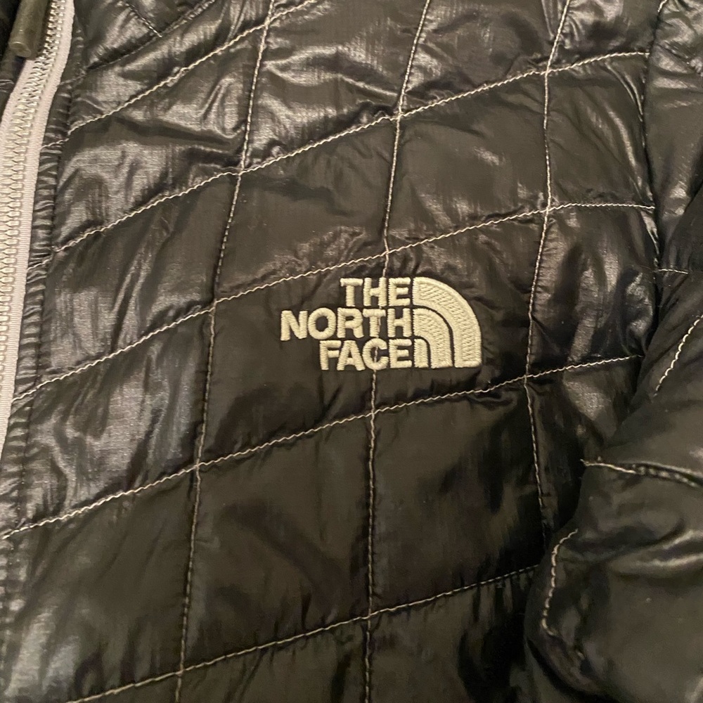 North Face Shell Jacket - Picture 2 of 3